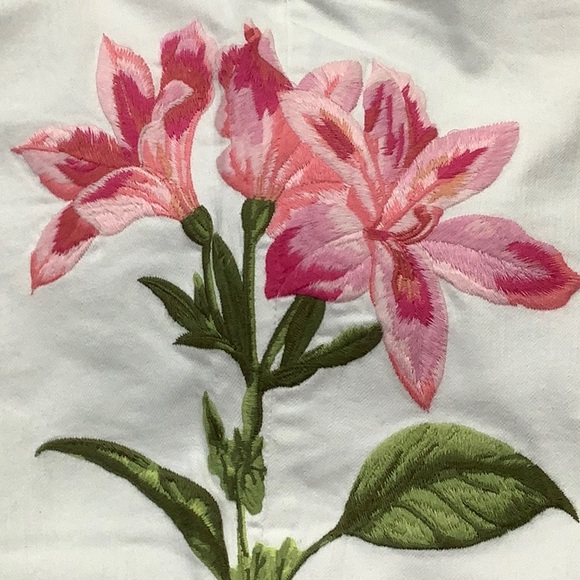 NWT💥Tommy Bahama Ella Twill Embroidered Floret Crop Slim Boyfriend Jeans… - Picture 2 of 10